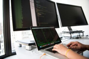 angular-vs-react-which-frontend-framework-to-choose