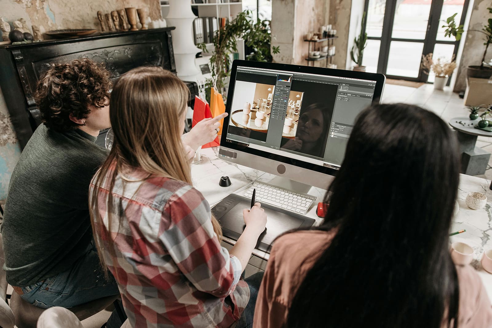 ar-software-development-blending-digital-and-physical-worlds