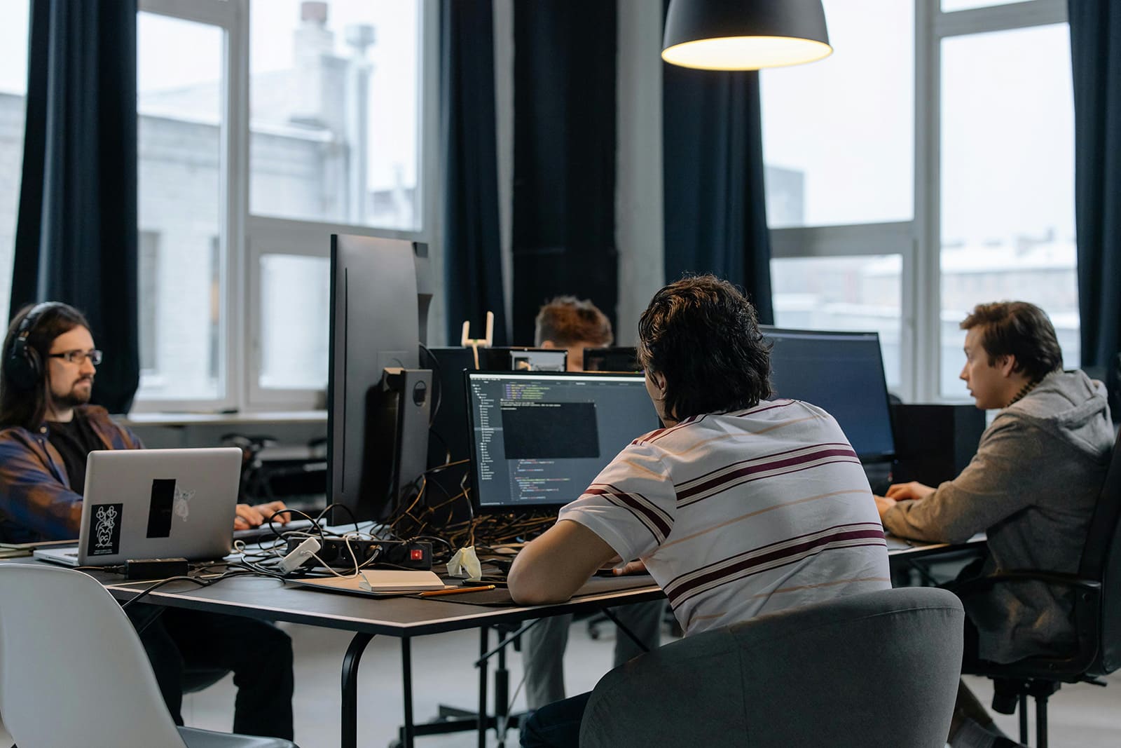 open-source-software-development-community-driven-innovation